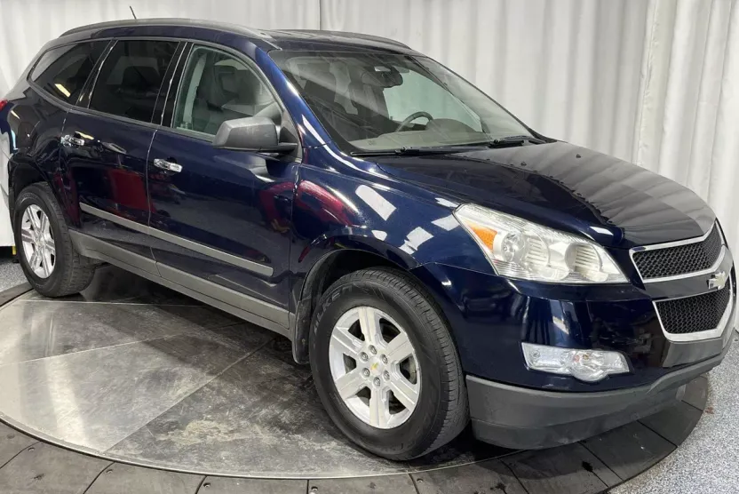 2011 Chevrolet Traverse LS photo 1