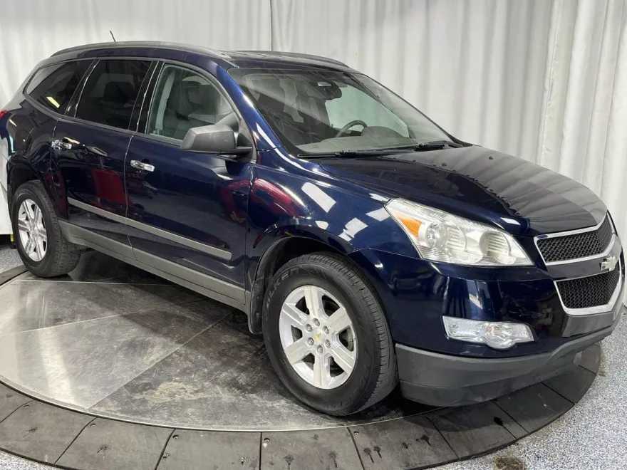 2011 Chevrolet Traverse LS photo 1