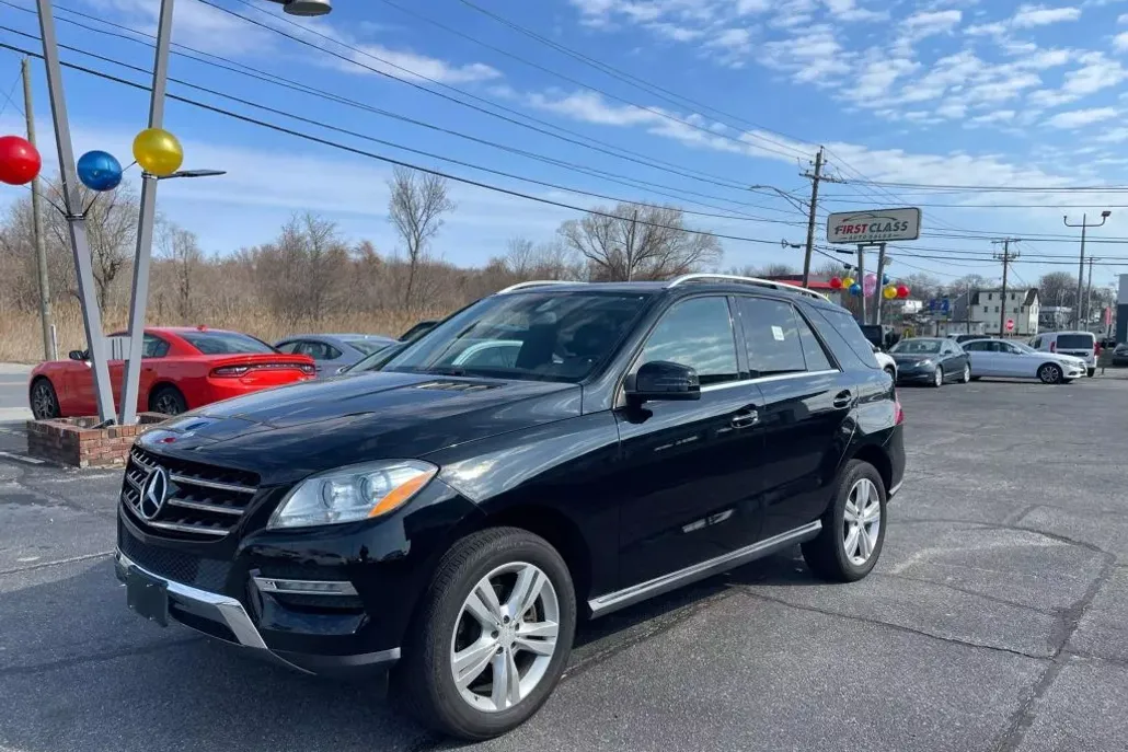 2013 Mercedes Benz ML 350 4MATIC photo 1