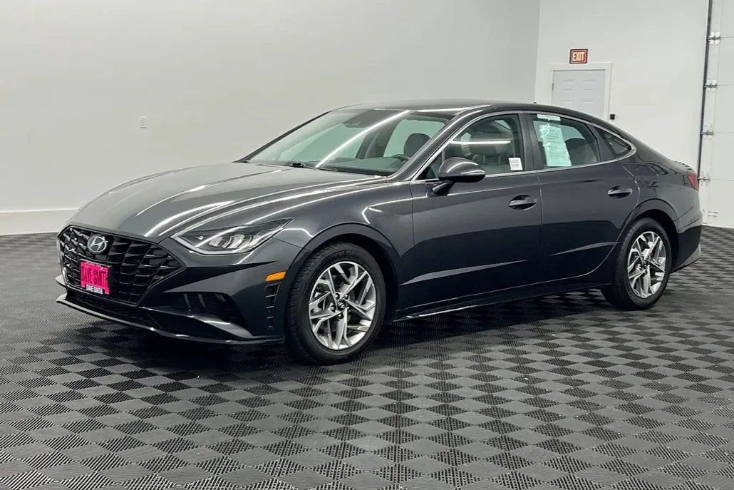 2020 Hyundai Sonata SEL photo 1