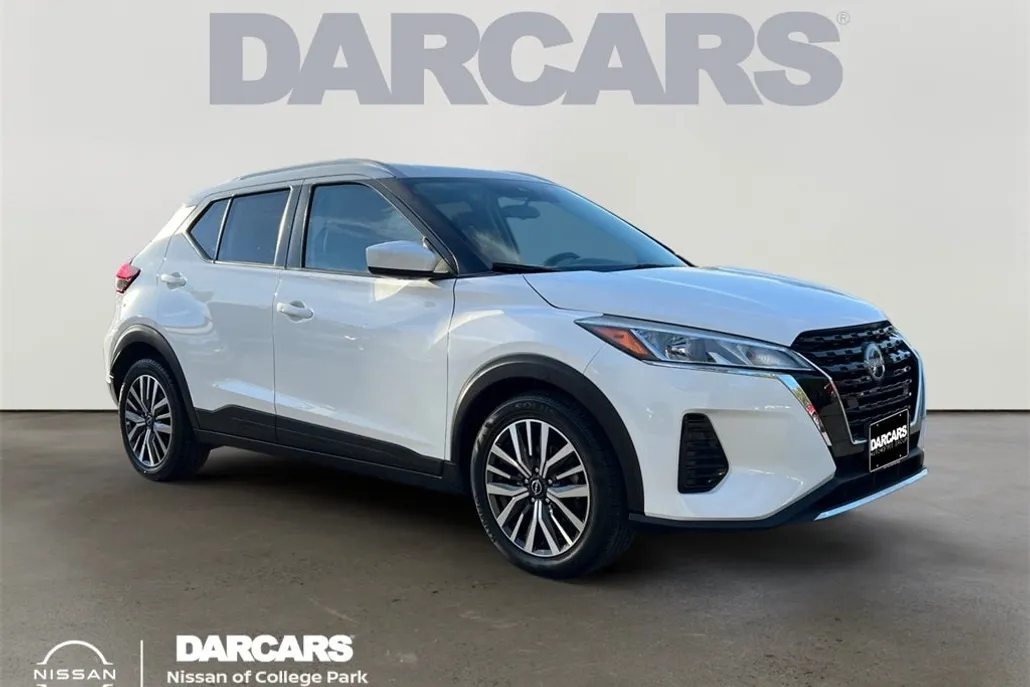 2022 Nissan Kicks SV photo 1