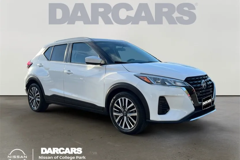2022 Nissan Kicks SV photo 1