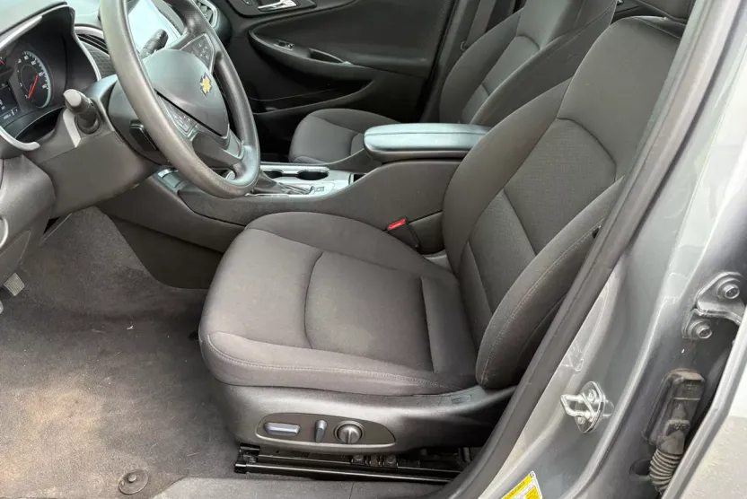 2023 Chevrolet Malibu 1LT photo 1