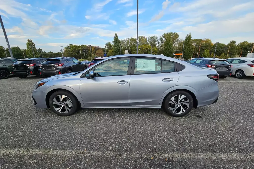 2025 Subaru Legacy Premium photo 1