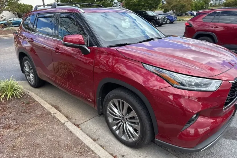 2022 Toyota Highlander Hybrid Platinum photo 1