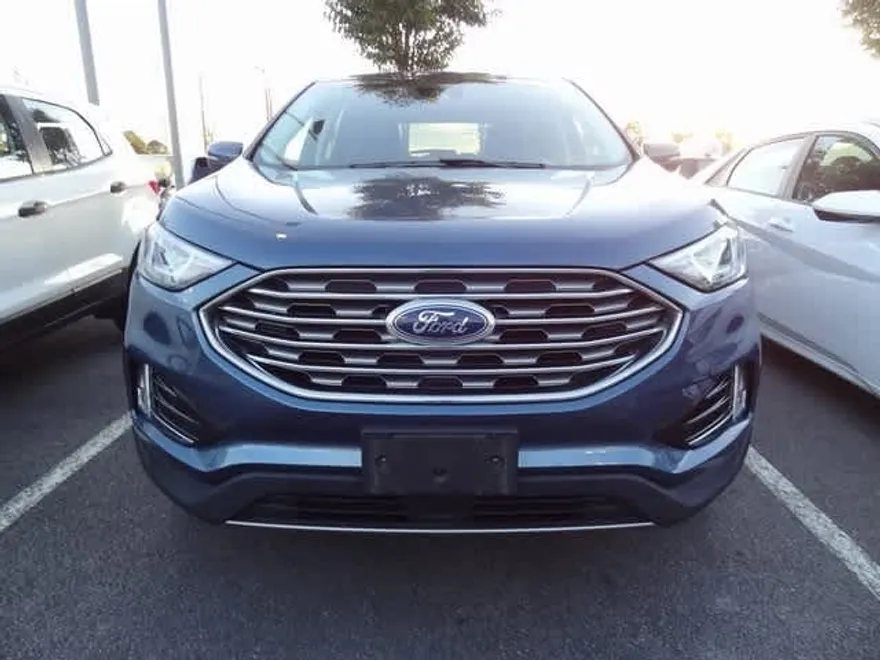 2019 Ford Edge SEL photo 1