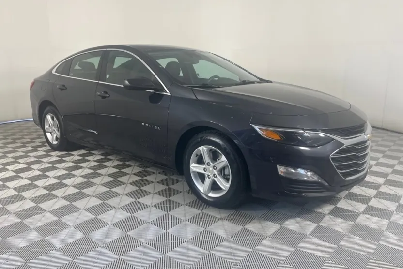 2023 Chevrolet Malibu 1LT photo 1