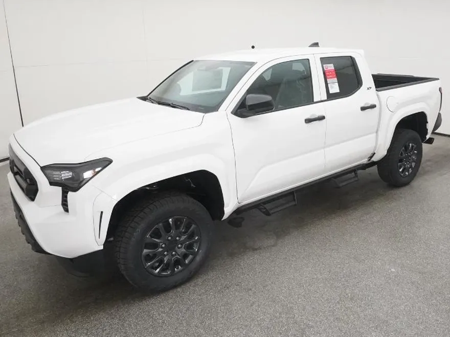 2025 Toyota Tacoma SR Double Cab photo 1