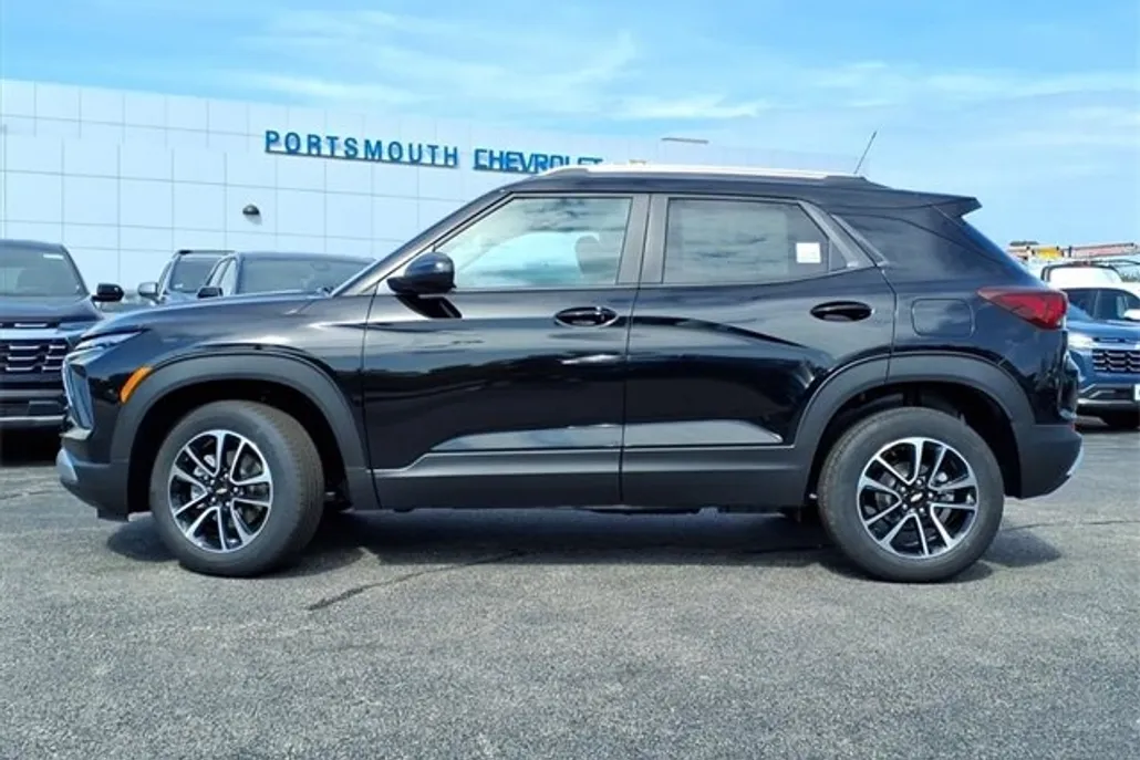 2026 Chevrolet Trailblazer LT photo 1