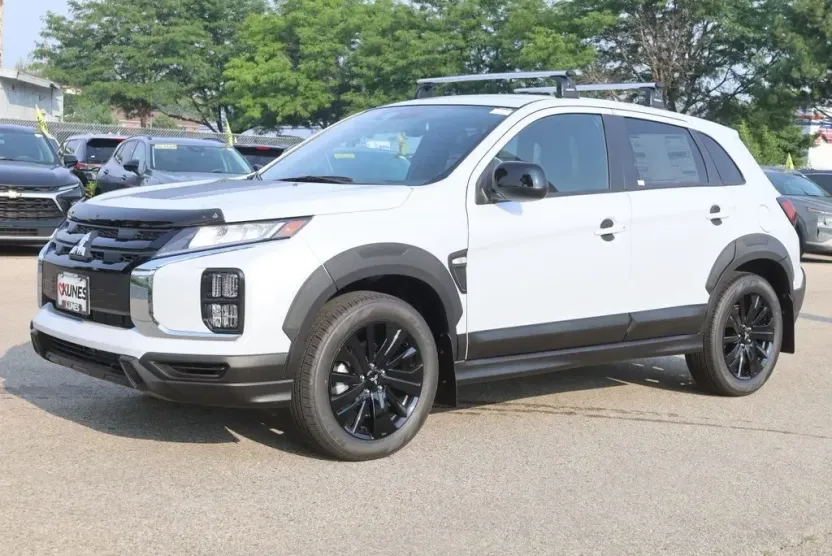 2025 Mitsubishi Outlander Sport ES SE LE photo 1