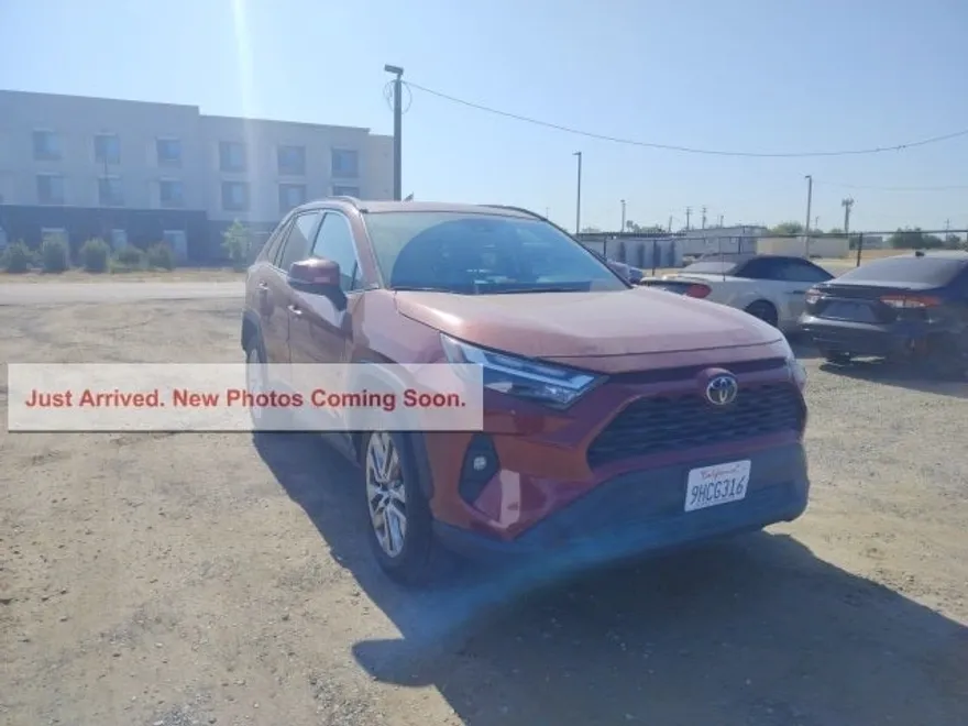 2023 Toyota RAV4 XLE Premium photo 1