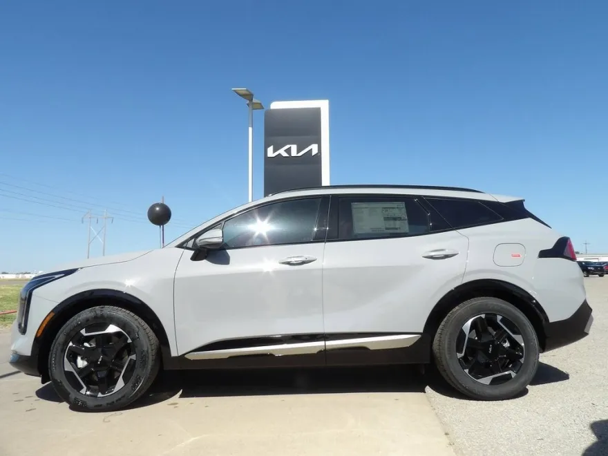 2026 Kia Sportage SX photo 1