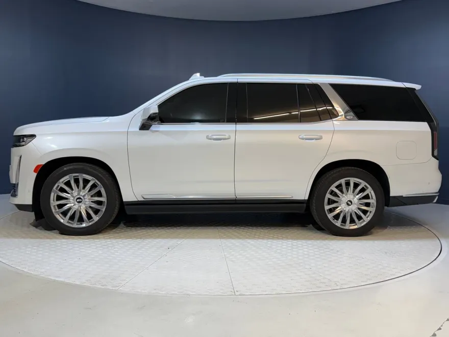 2022 Cadillac Escalade Premium Luxury photo 1