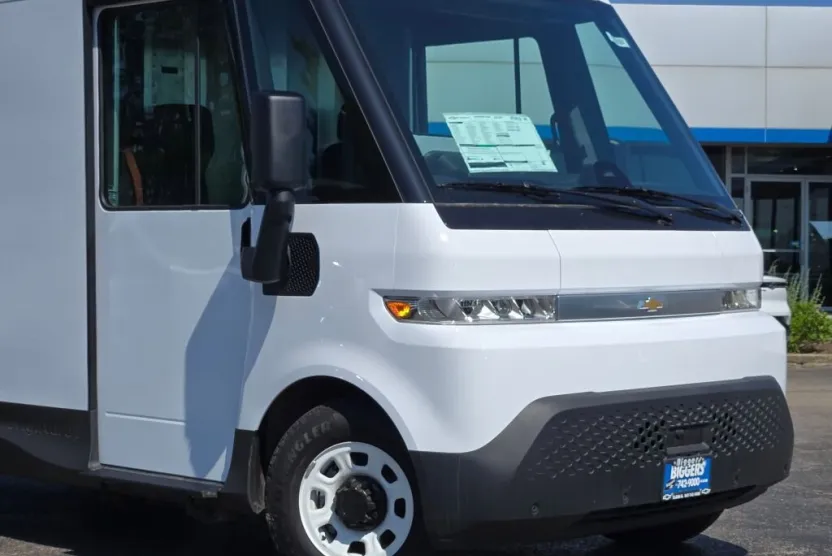 2025 Chevrolet BrightDrop 400 photo 1