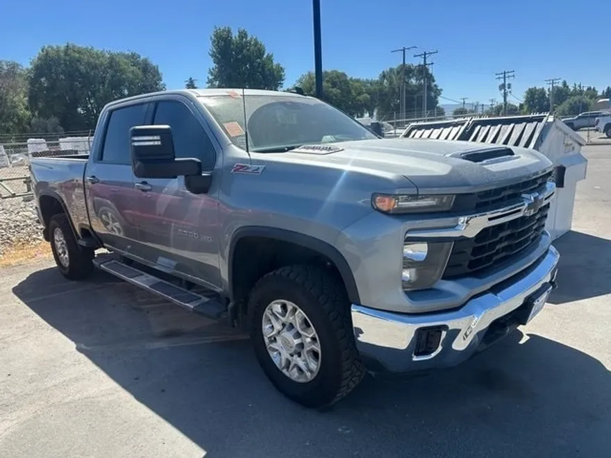 2024 Chevrolet Silverado 2500HD LT photo 1