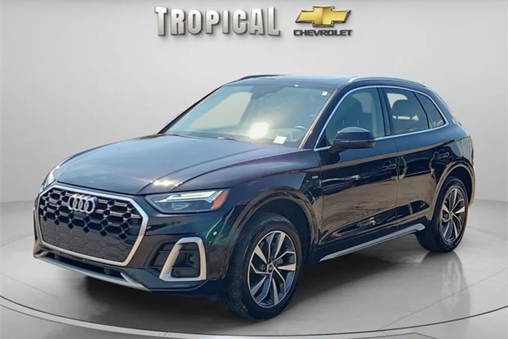 2024 Audi Q5 S line Premium Plus photo 1