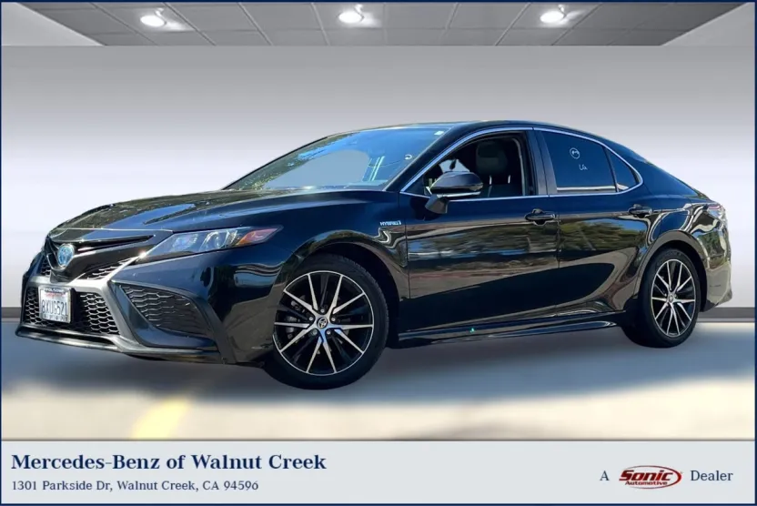 2021 Toyota Camry Hybrid SE photo 1