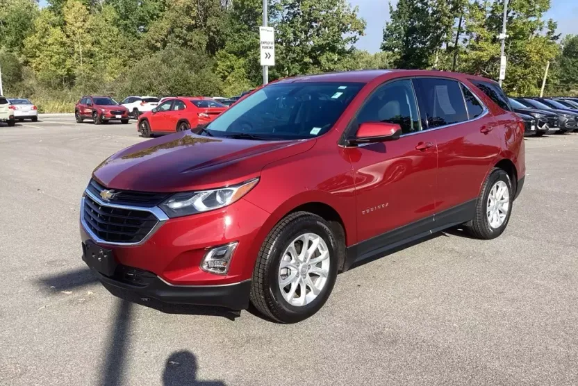 2019 Chevrolet Equinox LT photo 1