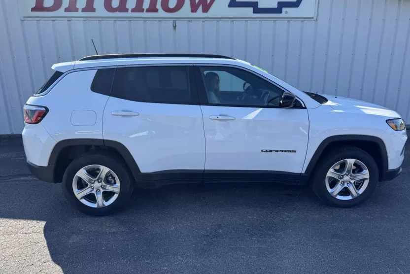 2023 Jeep Compass North Edition Latitude photo 1
