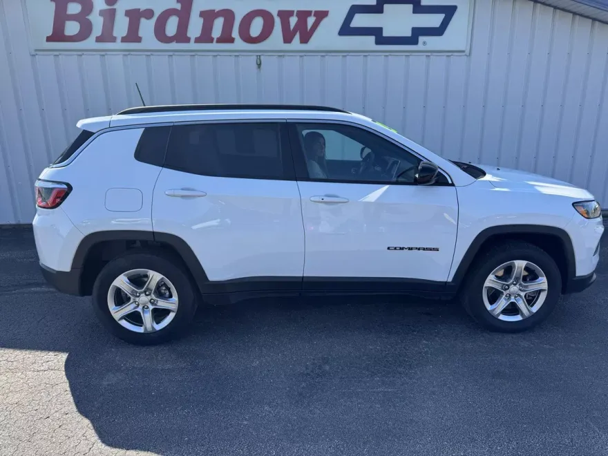 2023 Jeep Compass North Edition Latitude photo 1