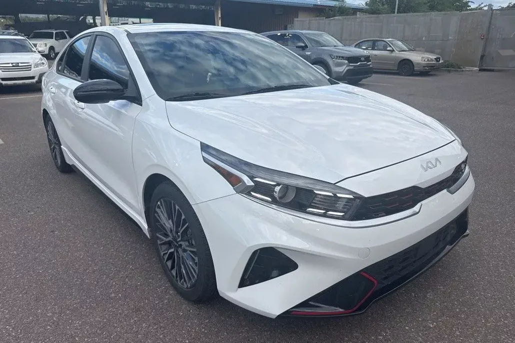 2024 Kia Forte GT-Line photo 1