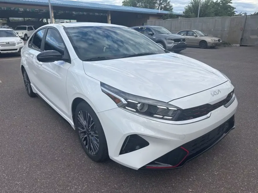 2024 Kia Forte GT-Line photo 1