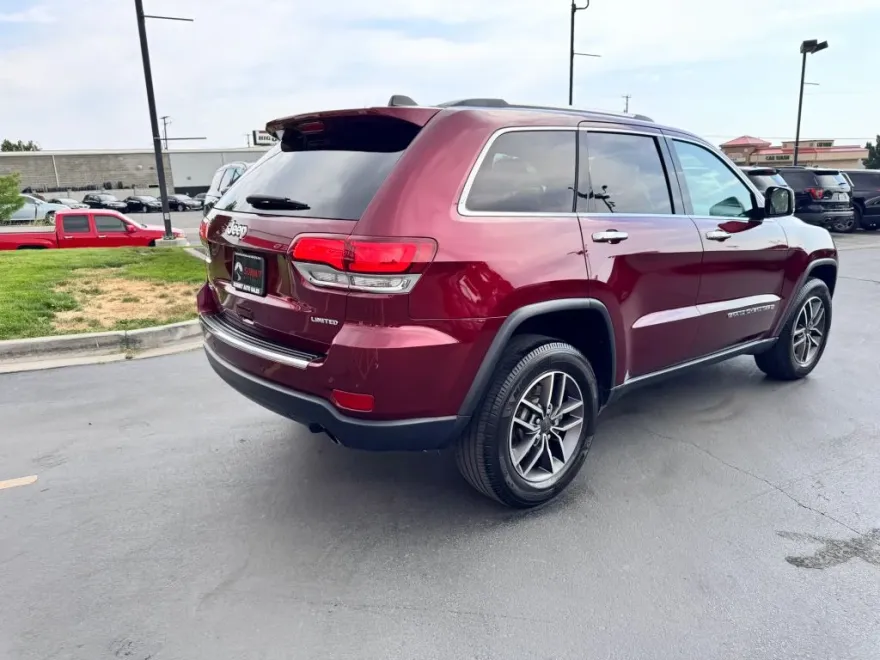 2022 Jeep Grand Cherokee Limited Sport photo 1