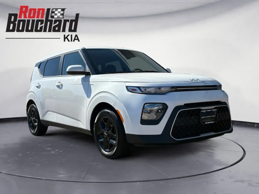 2022 Kia Soul LX photo 1