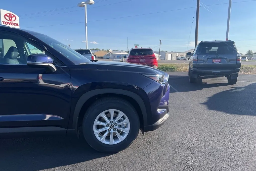 2025 Toyota Grand Highlander XLE photo 1