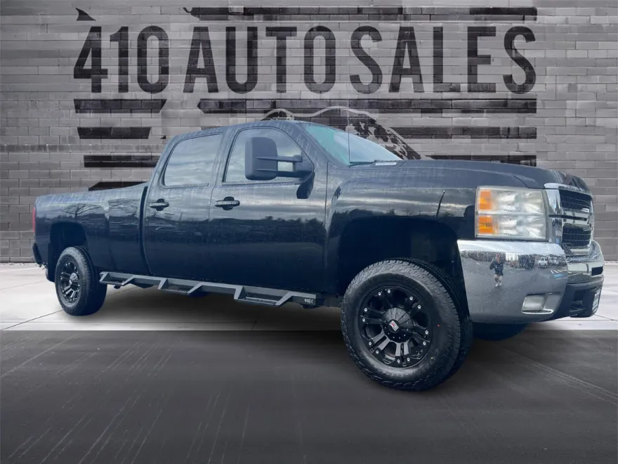 2008 Chevrolet Silverado LT photo 1