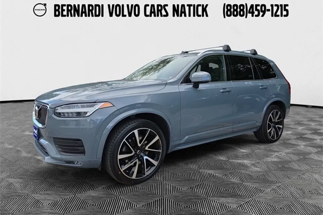 2022 Volvo XC90 T6 Momentum photo 1