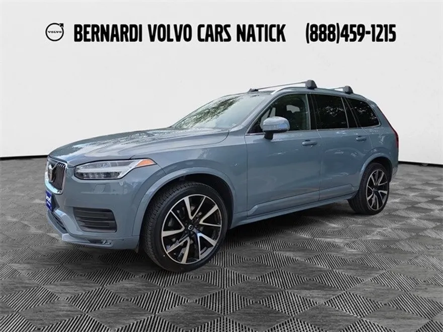 2022 Volvo XC90 T6 Momentum photo 1