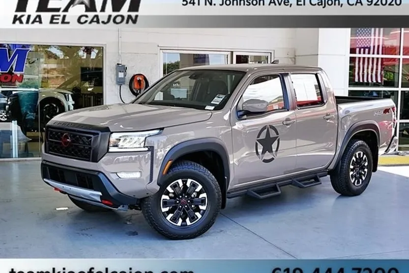 2023 Nissan Frontier PRO-4X photo 1