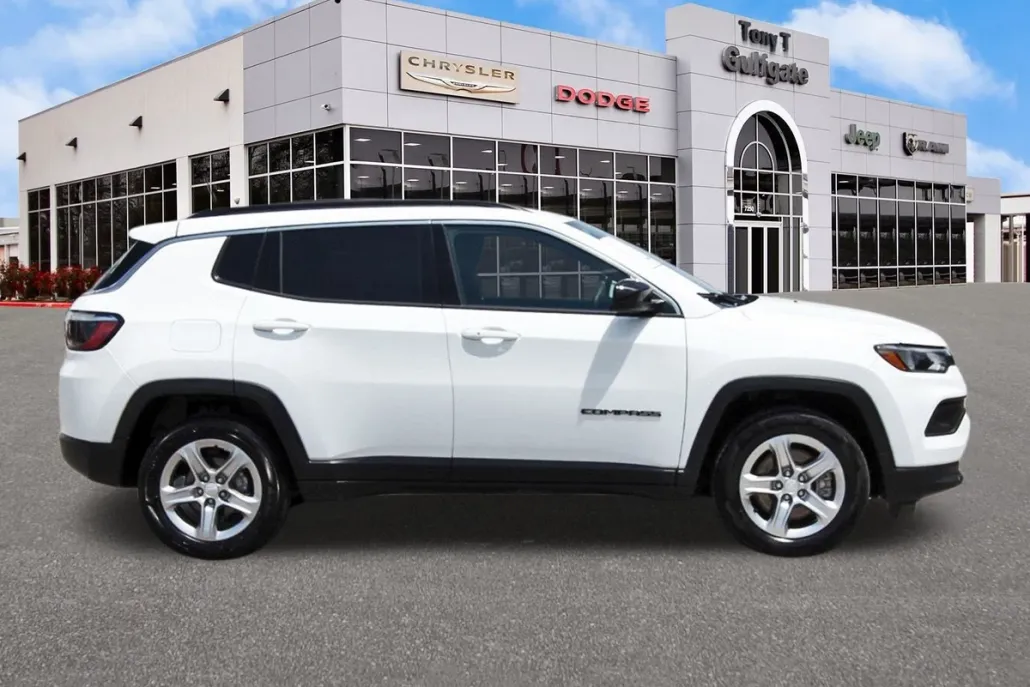2024 Jeep Compass Latitude photo 1