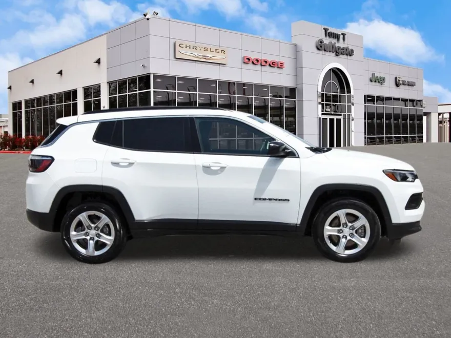 2024 Jeep Compass Latitude photo 1