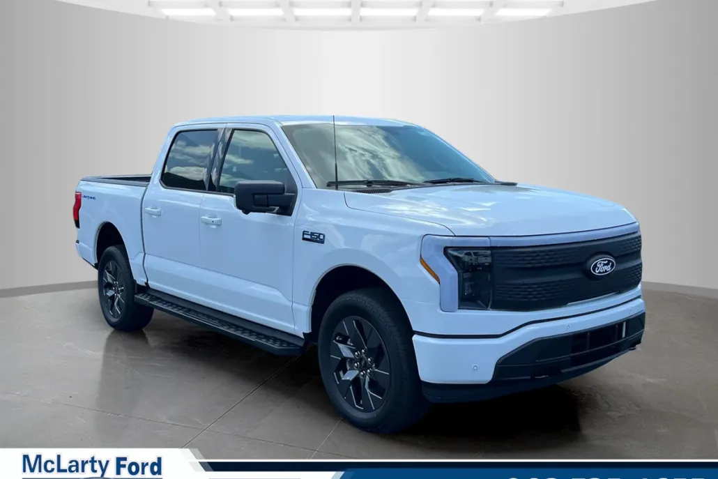 2025 Ford F-150 Lightning photo 1