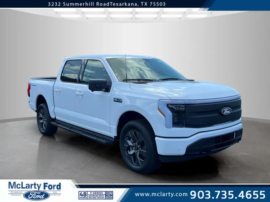 2025 Ford F-150 Lightning photo 1