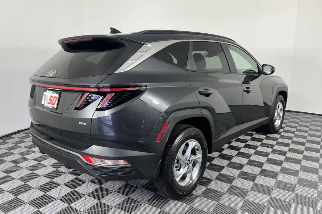2022 Hyundai Tucson SEL photo 1