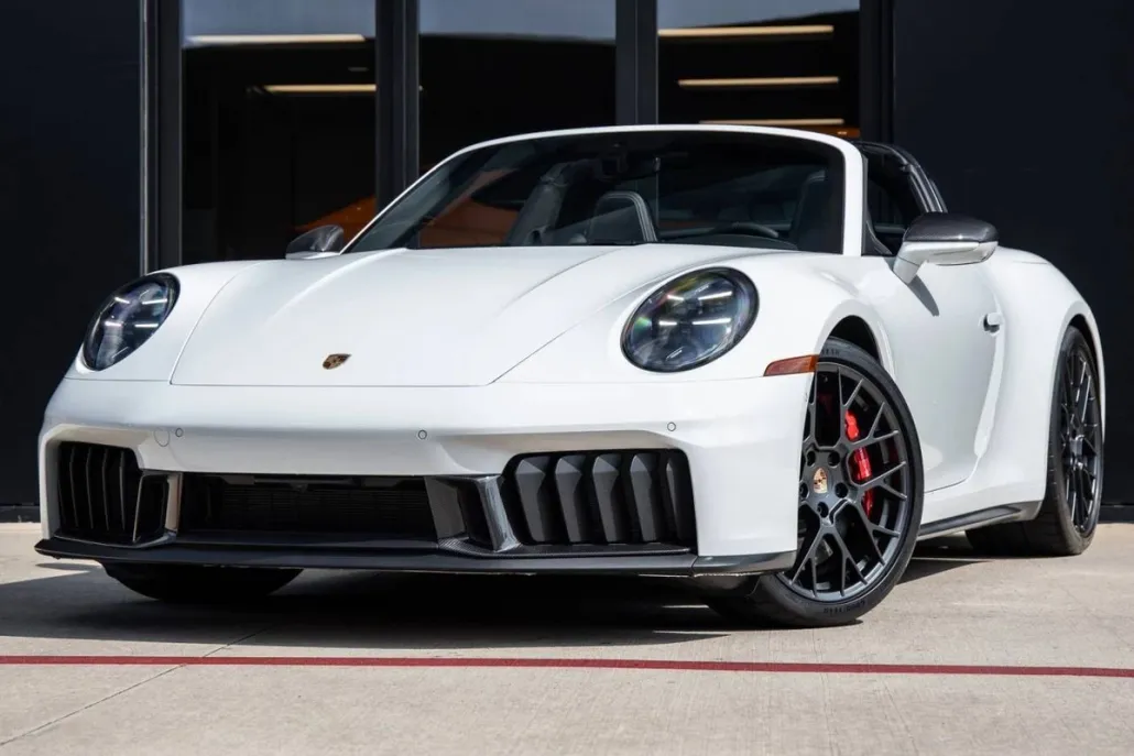 2025 Porsche 911 Targa 4 GTS photo 1