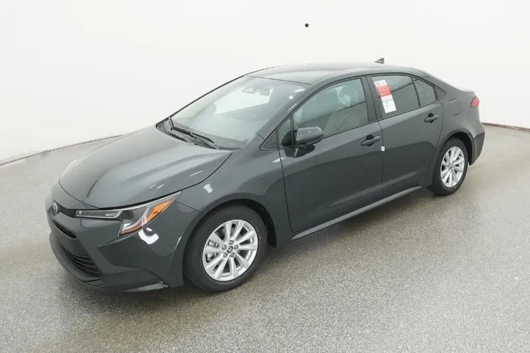 2026 Toyota Corolla LE photo 1
