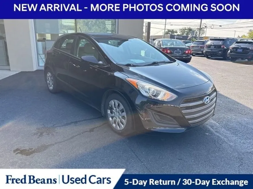 2016 Hyundai Elantra GT Base photo 1