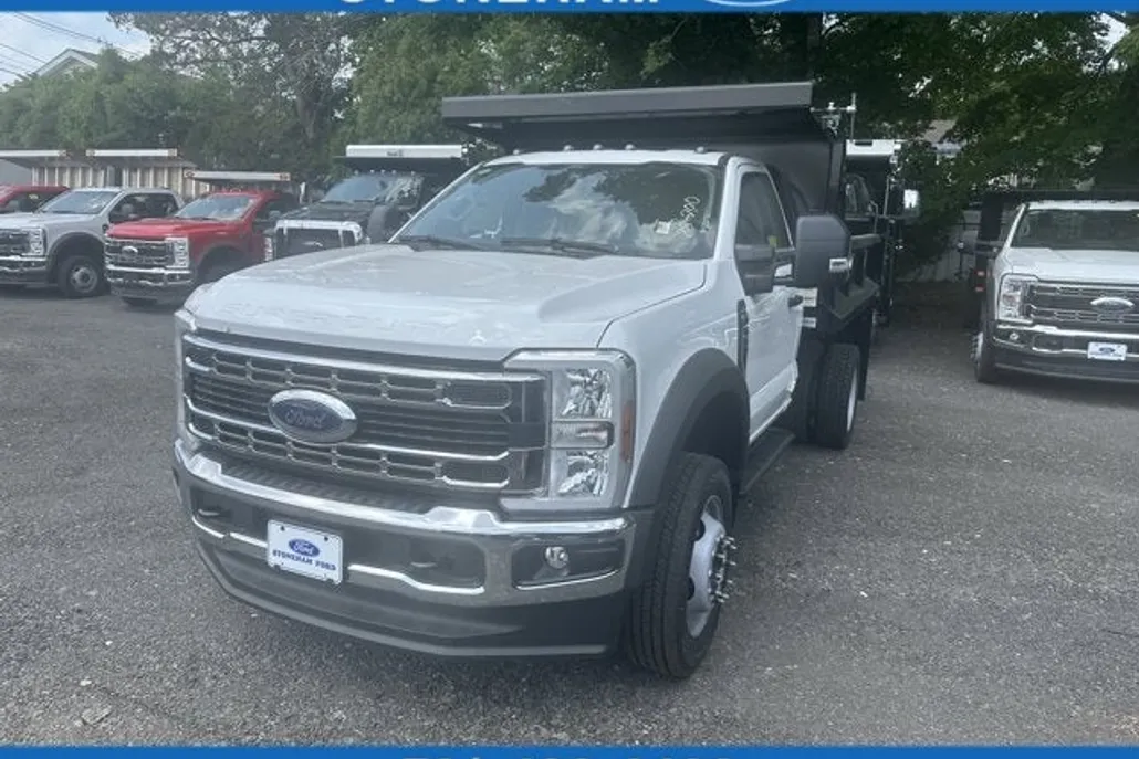 2025 Ford F-550 XL photo 1