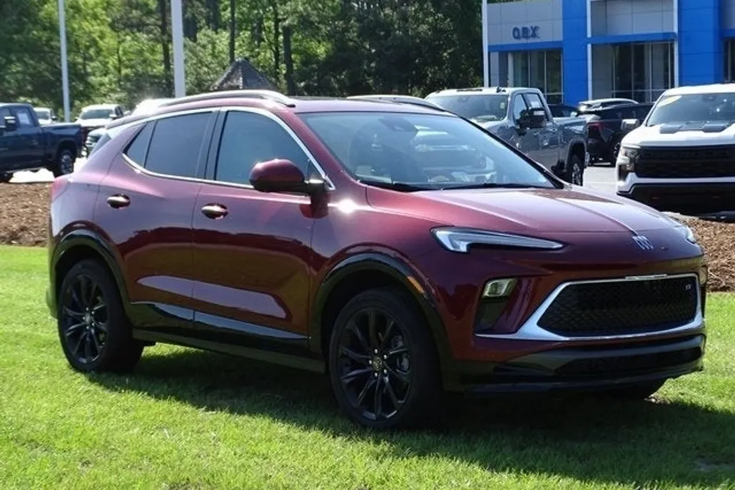 2024 Buick Encore GX Sport Touring photo 1