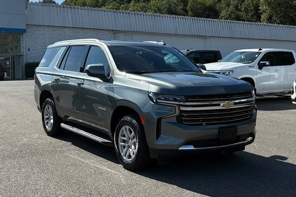 2023 Chevrolet Tahoe LT photo 1