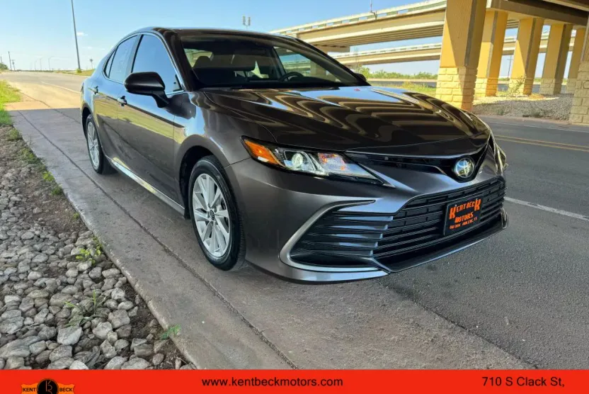 2024 Toyota Camry LE photo 1