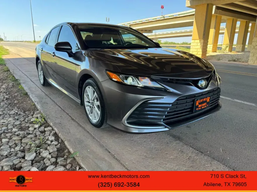 2024 Toyota Camry LE photo 1