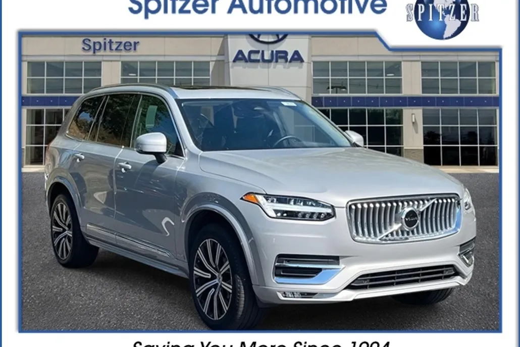 2025 Volvo XC90 B5 Core photo 1