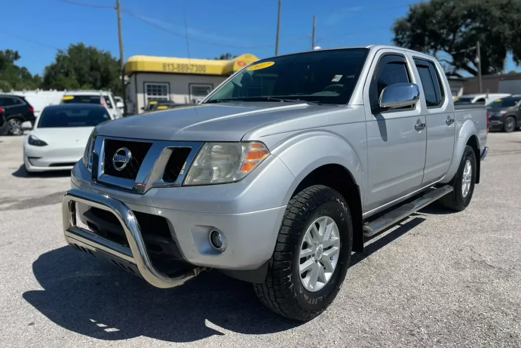 2017 Nissan Frontier Crew Cab SV photo 1
