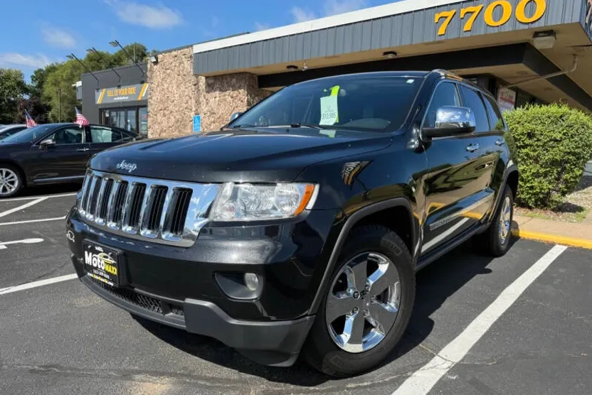 2012 Jeep Grand Cherokee Laredo photo 1