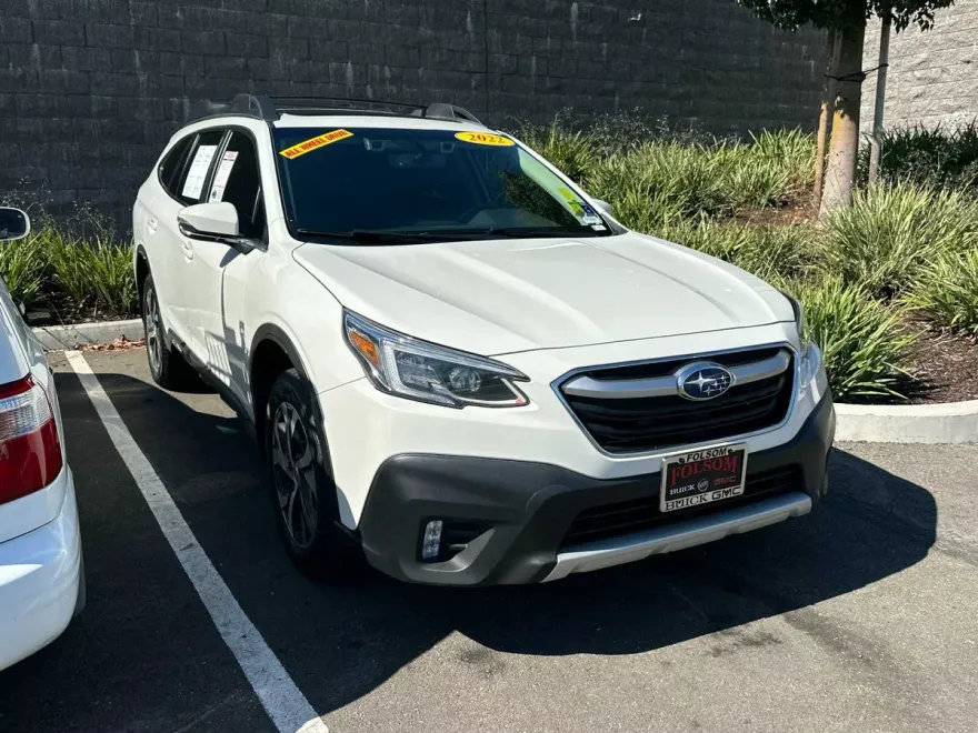 2022 Subaru Outback Limited photo 1